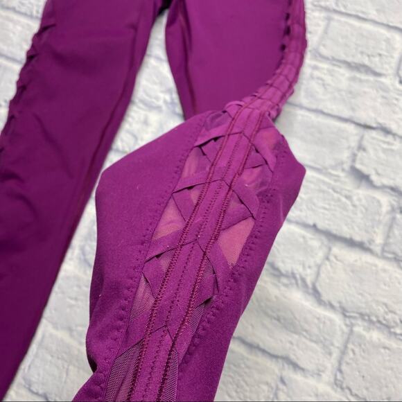 RARE Lululemon Mesh Side, Criss Cross Design Tights - Picture 3 of 8
